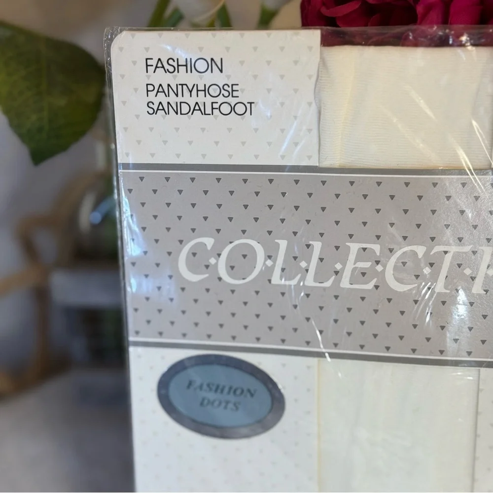 Lamonts Vintage Pantyhose‎ White Size C Mini Dots. Sandalfoot PNW